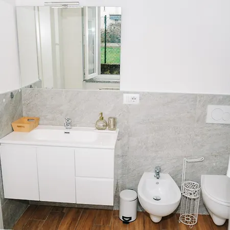 Appartement Lora Roses 2, Free Private Parking, Self Check-in, Air Conditioner Como