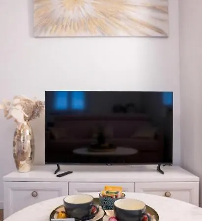 Lora Rose ,free Parking, Self Check In,2 *