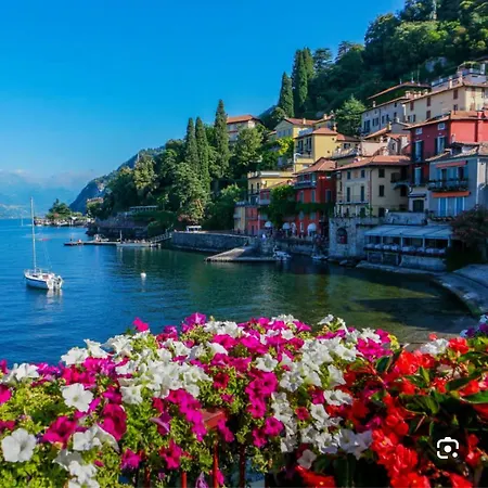 Lora Roses 2, Free Private Parking, Self Check-in, Air Conditioner Appartement Como