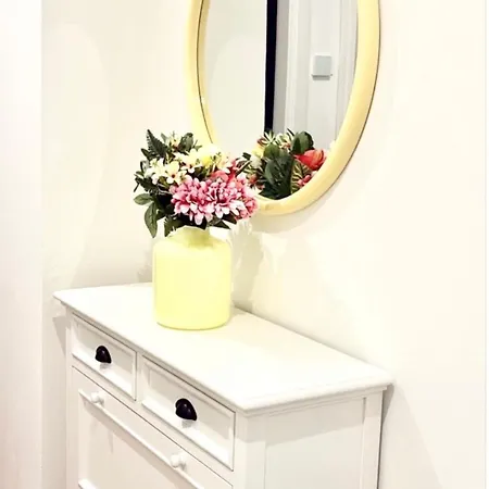 Lora Roses 2, Free Private Parking, Self Check-in, Air Conditioner * Como