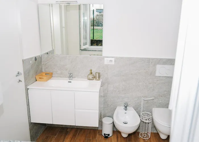 Lägenhet Lora Rose ,free Parking, Self Check In,2 Como