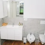 아파트 Lora Roses 2, Free Private Parking, Self Check-in 코모