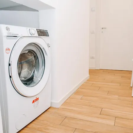 Lora Rose ,free Parking, Self Check In,2 Apartment Como