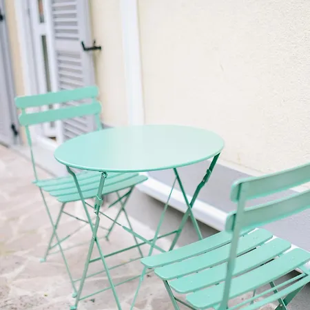 Lora Rose ,free Parking, Self Check In,2 Apartment